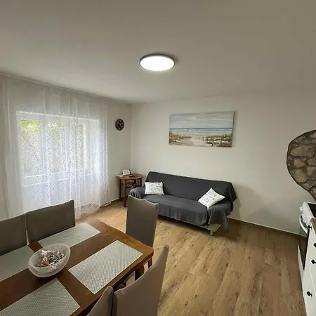 Casa de Férias In 45260 Jadranovo